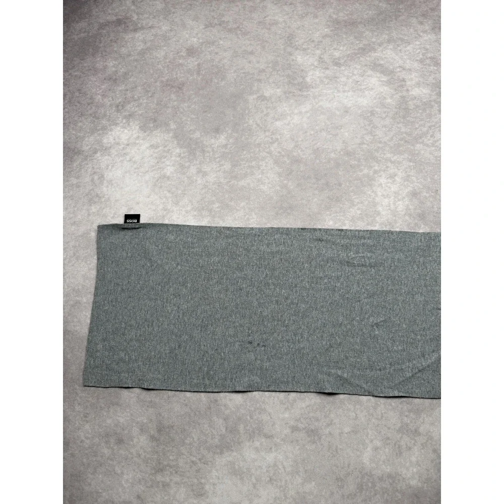 BOSS Hugo Boss Scarf Mens‎ One Size Gray Knit Logo Patch Classic Winter
